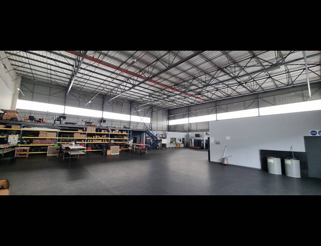 1,145M² WAREHOUSE TO LET IN GLEN MARAIS